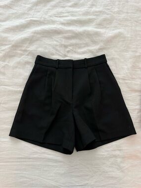 Aritzia Babaton Black Tailored Shorts
